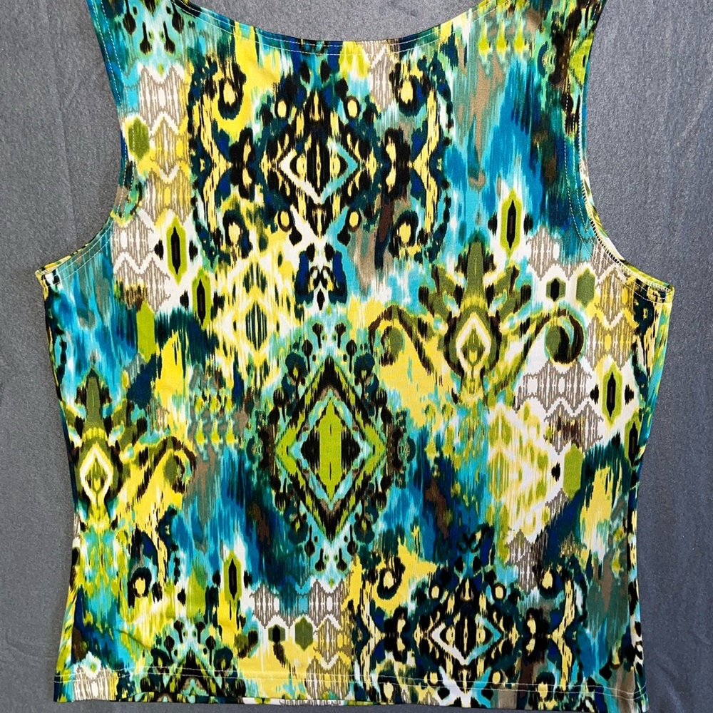 R&K Blue and Yellow‎ Graphic Crop Tank Top - Picture 6 of 7